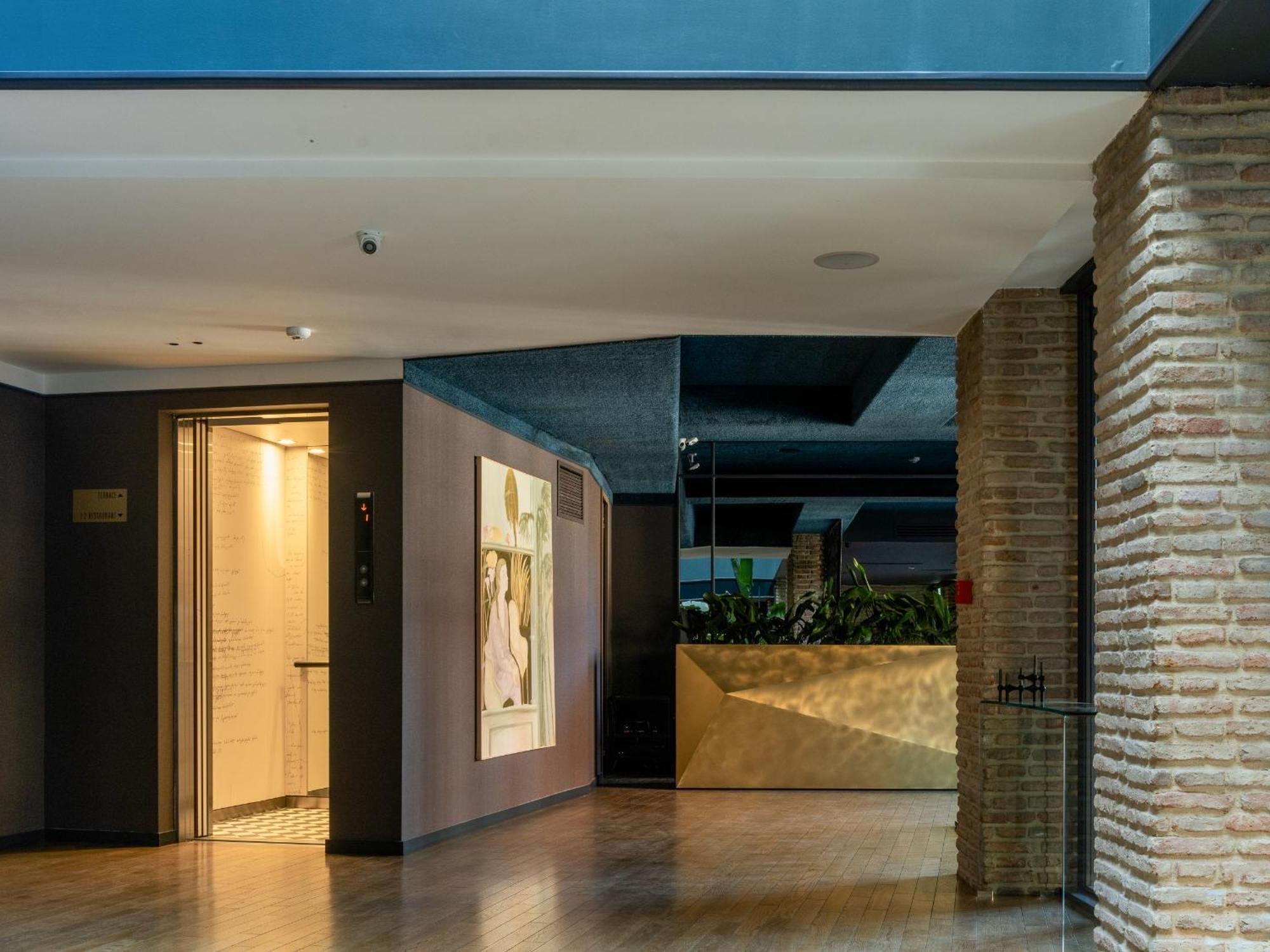 Puris Moedani Boutique Hotel Тбілісі Екстер'єр фото